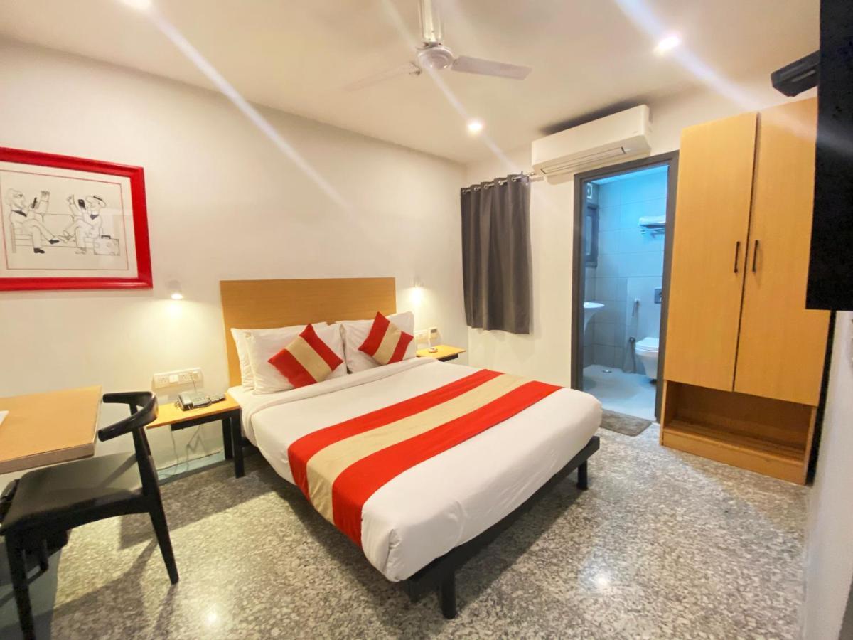 Hotel Golden Saffron By Qotel-Punjabi Bagh New Delhi Exterior photo