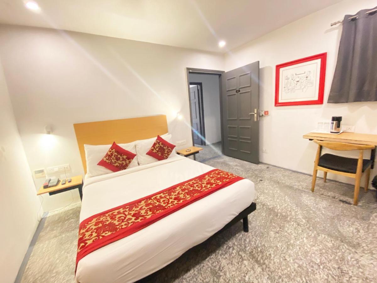 Hotel Golden Saffron By Qotel-Punjabi Bagh New Delhi Exterior photo