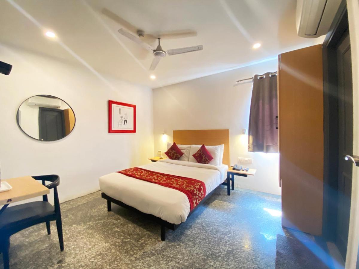 Hotel Golden Saffron By Qotel-Punjabi Bagh New Delhi Exterior photo