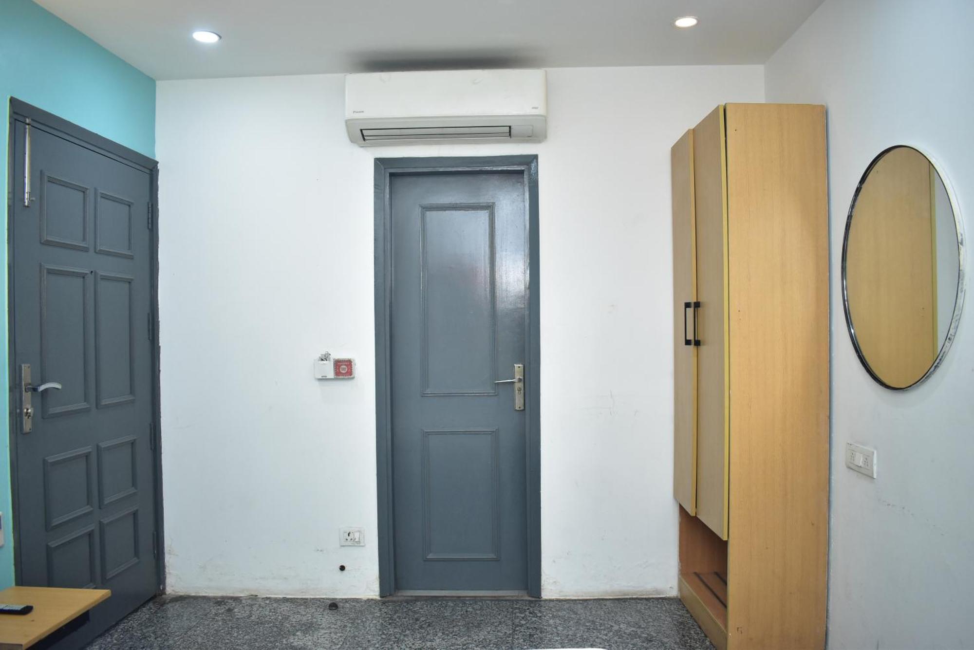 Hotel Golden Saffron By Qotel-Punjabi Bagh New Delhi Exterior photo